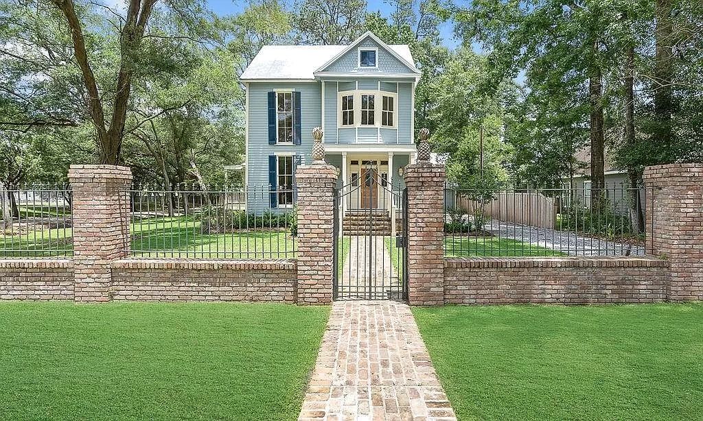 Body-Wedgewood Grey HC-146
Trim-BM Linen White
Shutters-Newburyport Blue HC-155