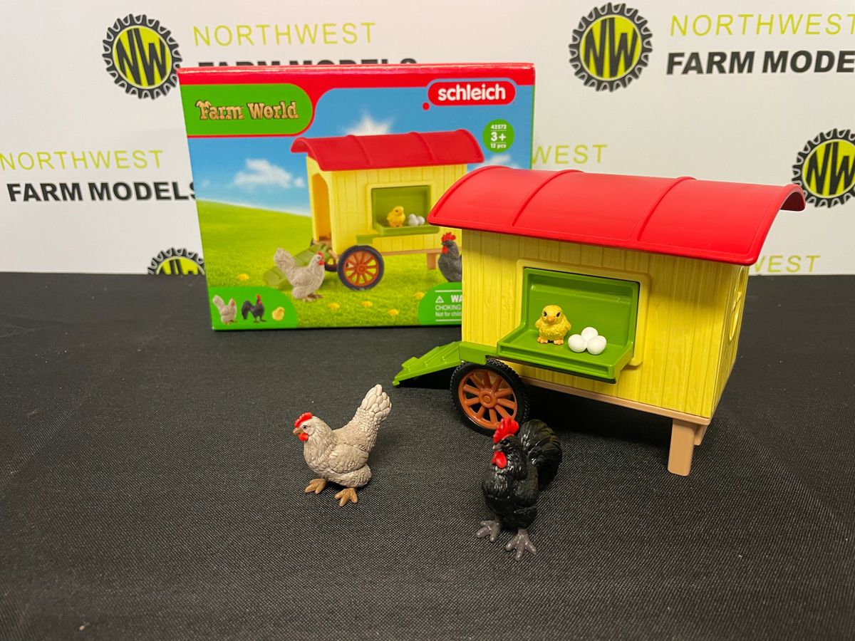 SCHLEICH MOBILE CHICKEN COOP WITH HENS, CHICK AND EGGS