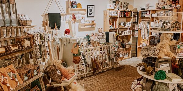 We have something for everyone
gifts
• bath & body
• baby
• lounge
• lingerie
• luxury skin care
• m