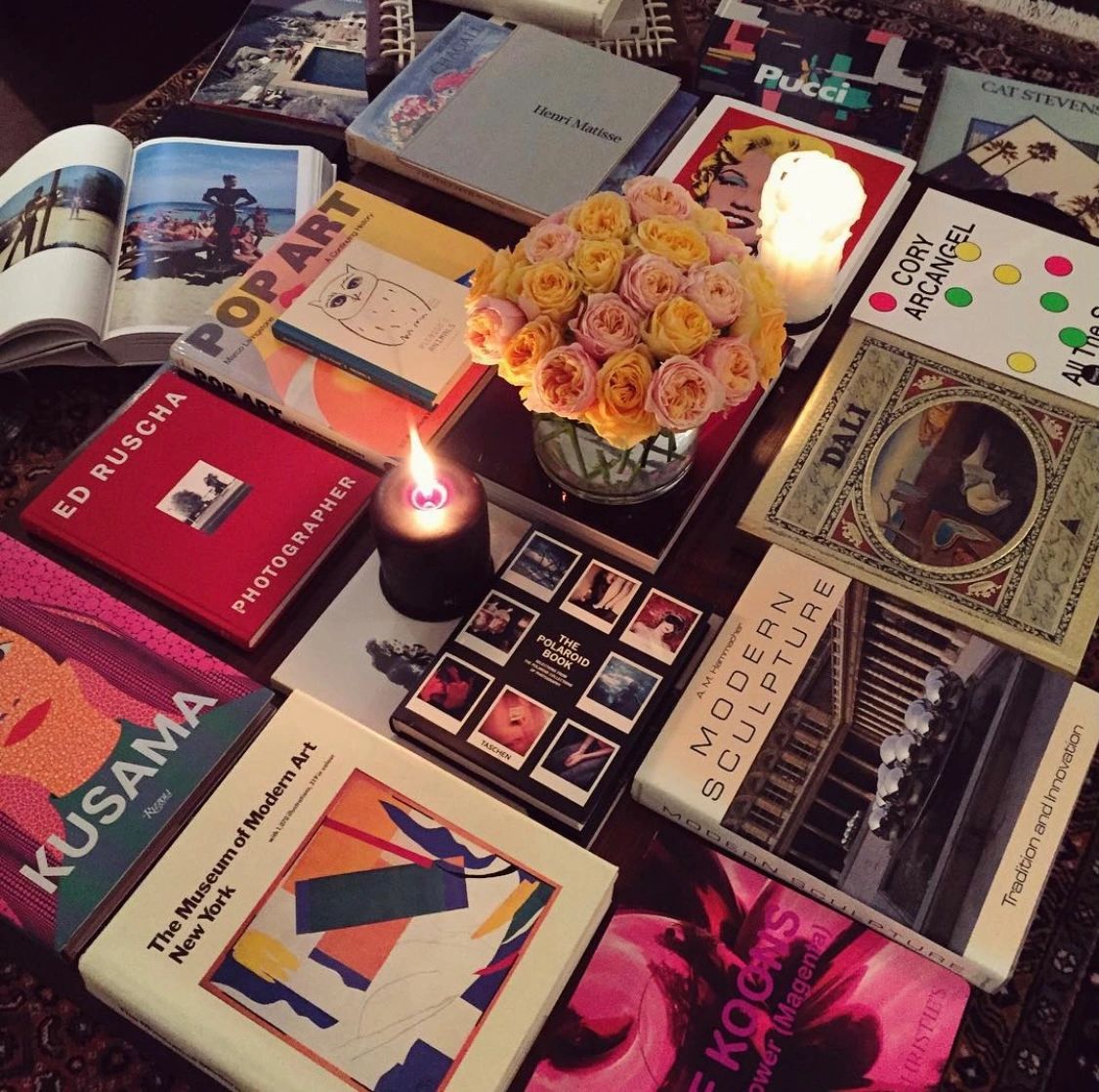 Art books offer a world of décor opportunities. (c) Gabé Hirschowitz, 2021 Art books offer a world of décor opportunities. (c) Gabé Hirschowitz, 2021