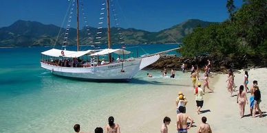 passeio de escuna angra dos reis