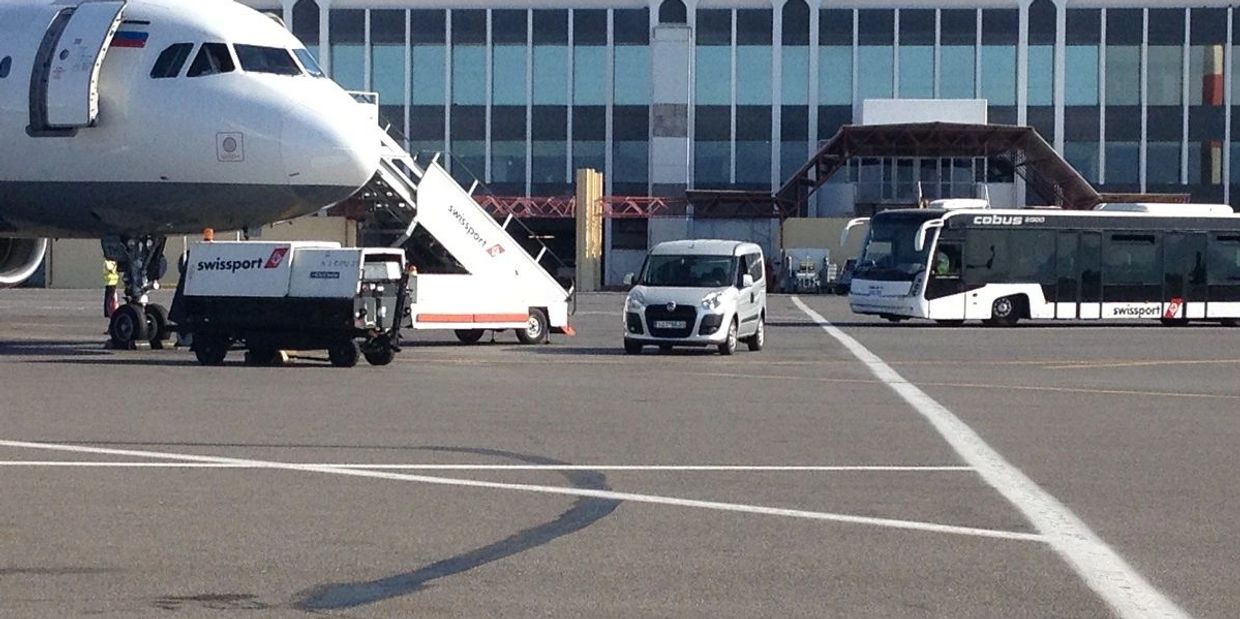 Heraklion airport cheap rental car pick up drop off with full insurance and no credit card required