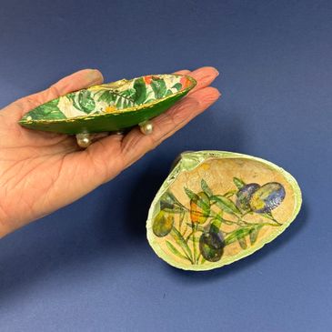 Collage decorated trinket trays from shells