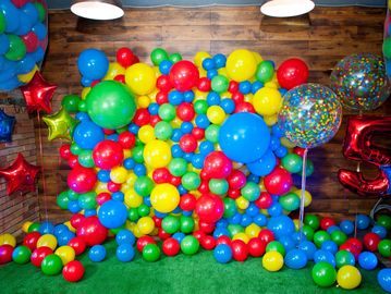 Balloon wall, balloon backdrop, balloons