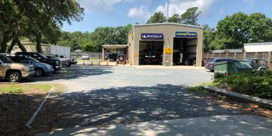 All Car and Truck in Manteo on Roanoke Island in the Outer Banks