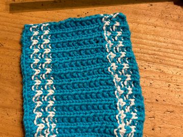 Small knitted dish cloth