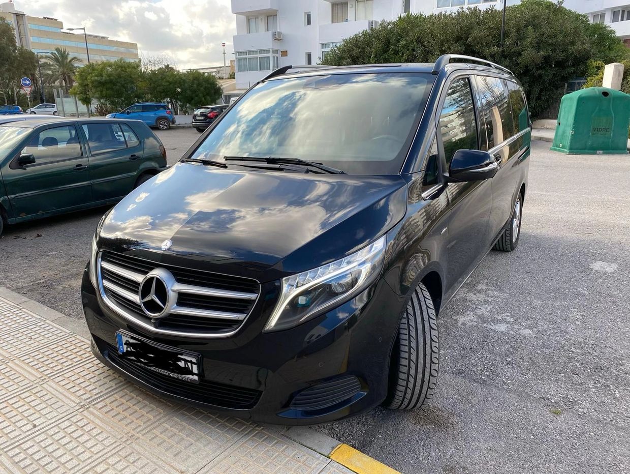 Private chauffeur service
Chauffeur Services in Ibiza for every occasion Consider our Chauffeur Services for your wedding day, 