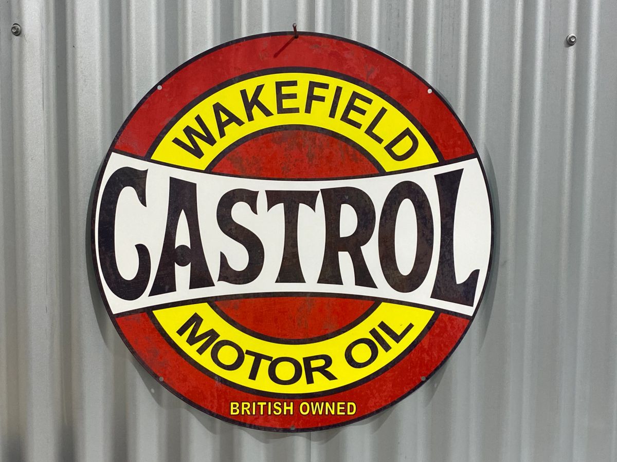 CASTROL WAKEFIELD MOTOR OIL 560 MM ROUND METAL SIGN