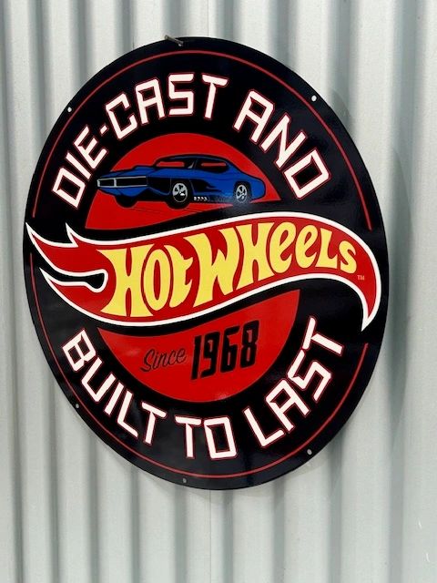 HOT WHEELS DIE CAST 560 MM ROUND METAL SIGN