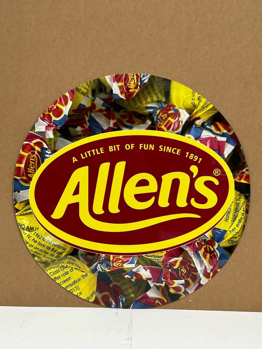 ALLENS FANTALES 560 MM ROUND METAL SIGN