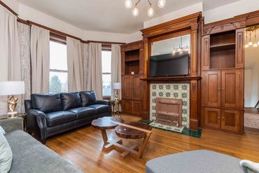 television era with classic decorations