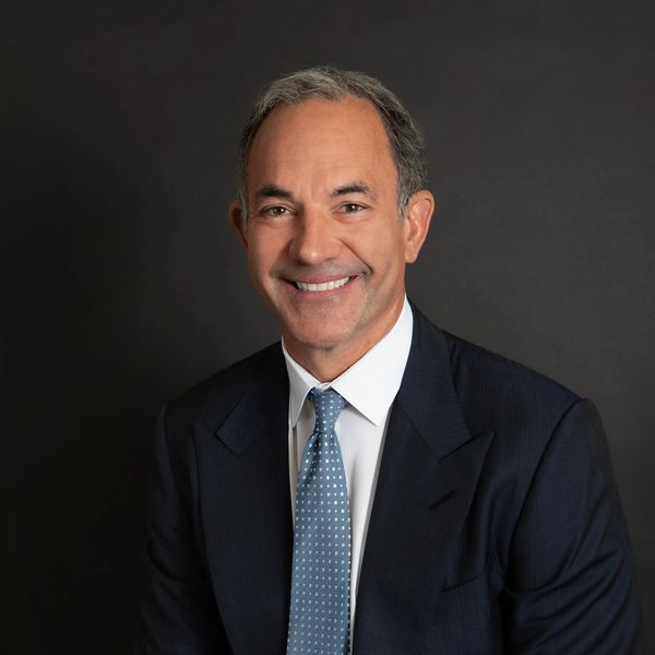 Shay Bess, MD.   Dr. Shay Bess is the best Spine Surgeon in Colorado.