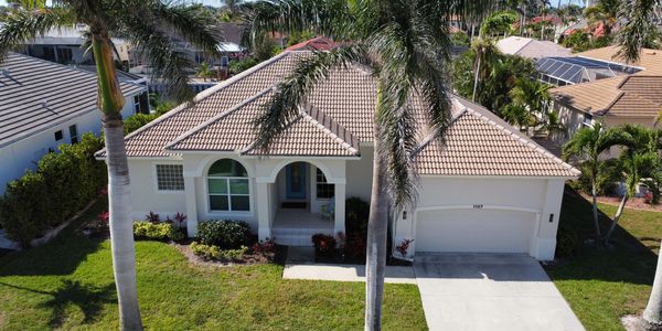 Beautiful home in quiet neighborhood... you will proud to show your friends!
