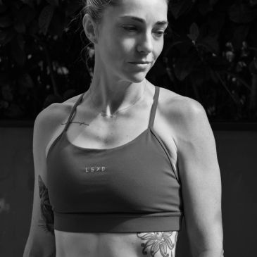 Portrait of an athletic woman photographed by Bona Photography, Sydney.