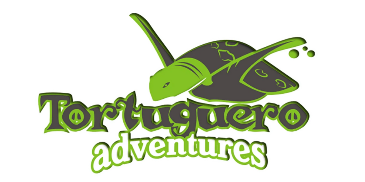 logo, una tortuga verde con apariencia volando sobre la letras de Tortuguero Adventures