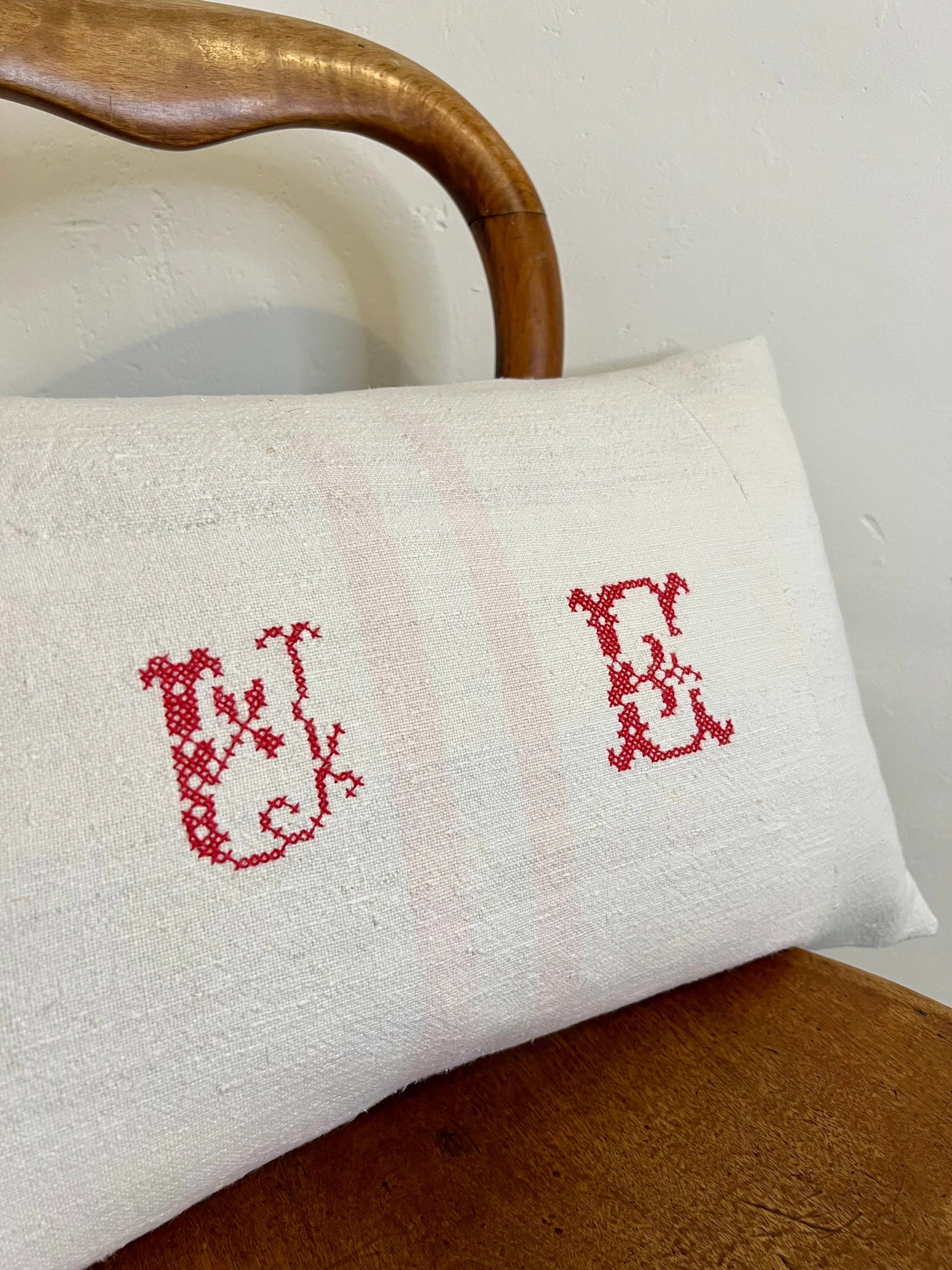 Vintage Grain Sack Monogram Cushion 'UE'