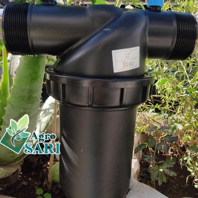 Filtro de disco agrícola de 2 pulgadas en ambiente exterior.