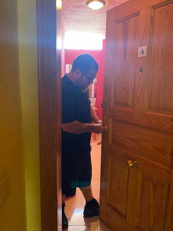 Instalación de escudo Tesa