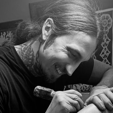 Tucson tattoo Avenue artist Patrick Qualls @alchemic_creator