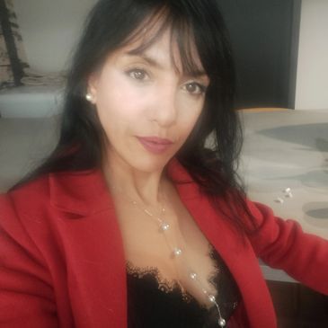 Experta en recuperaciones bancarias, ejecuciones hipotecarias y gestión notarial. 25 años me avalan
