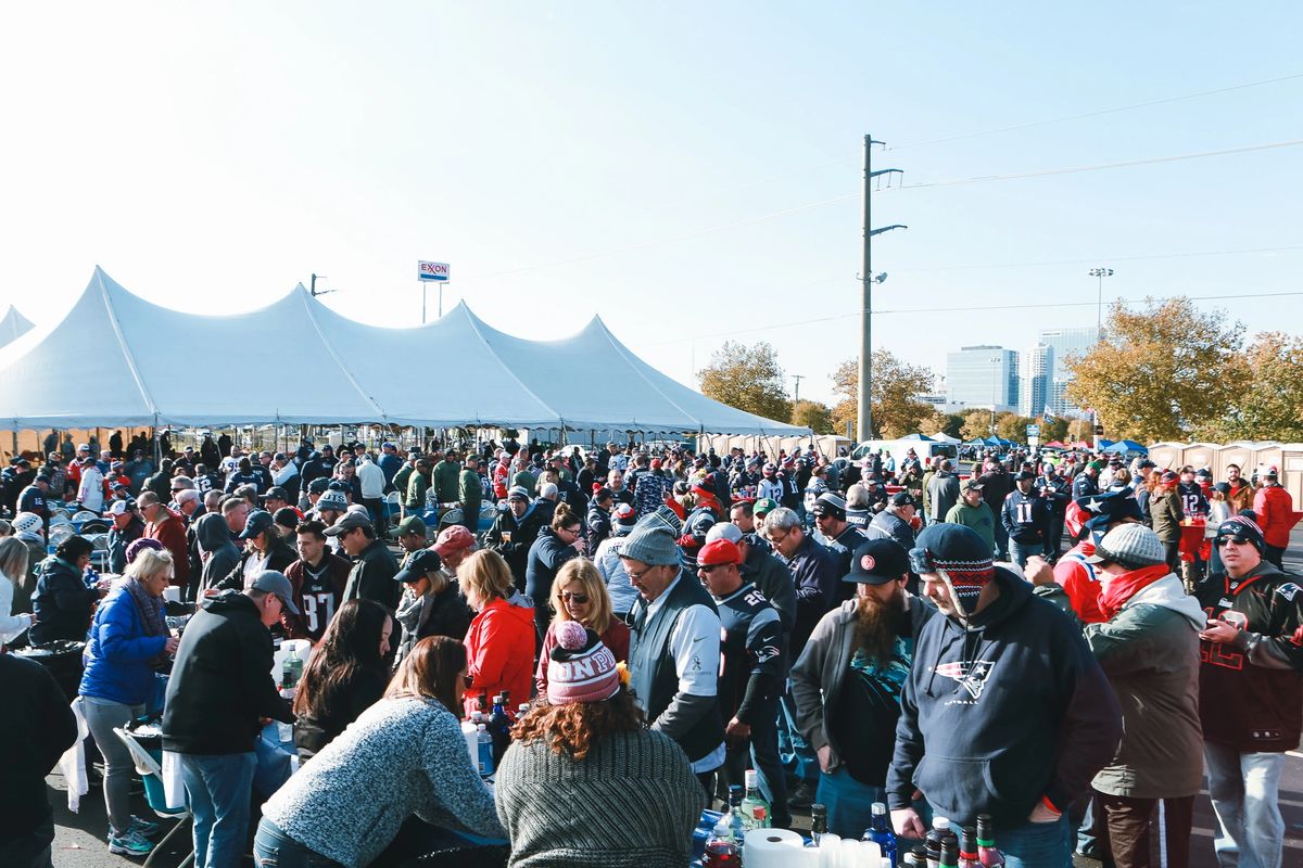 Tailgreeter - Nissan Stadium Tailgate - Dallas Cowboys @ Tennessee Titans