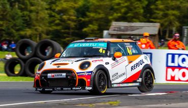 Mini JCW Vertu Mini Challenge with Puretrack Racing