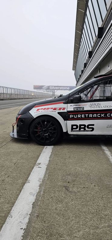 Track day hire with Puretrack Racing at Silverstone in the Clio 197RS