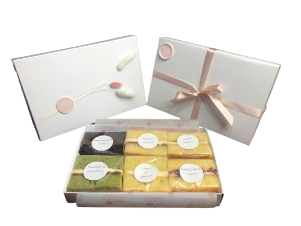 a picture of a razzmatazz wedding cake sample box