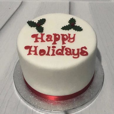 Simply decorated Christmas cake
