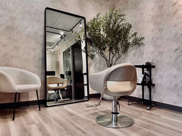 Sarah Dam Hair Extensions, Best Hair Extensions near me, handtied extensions, hair extensions salon 