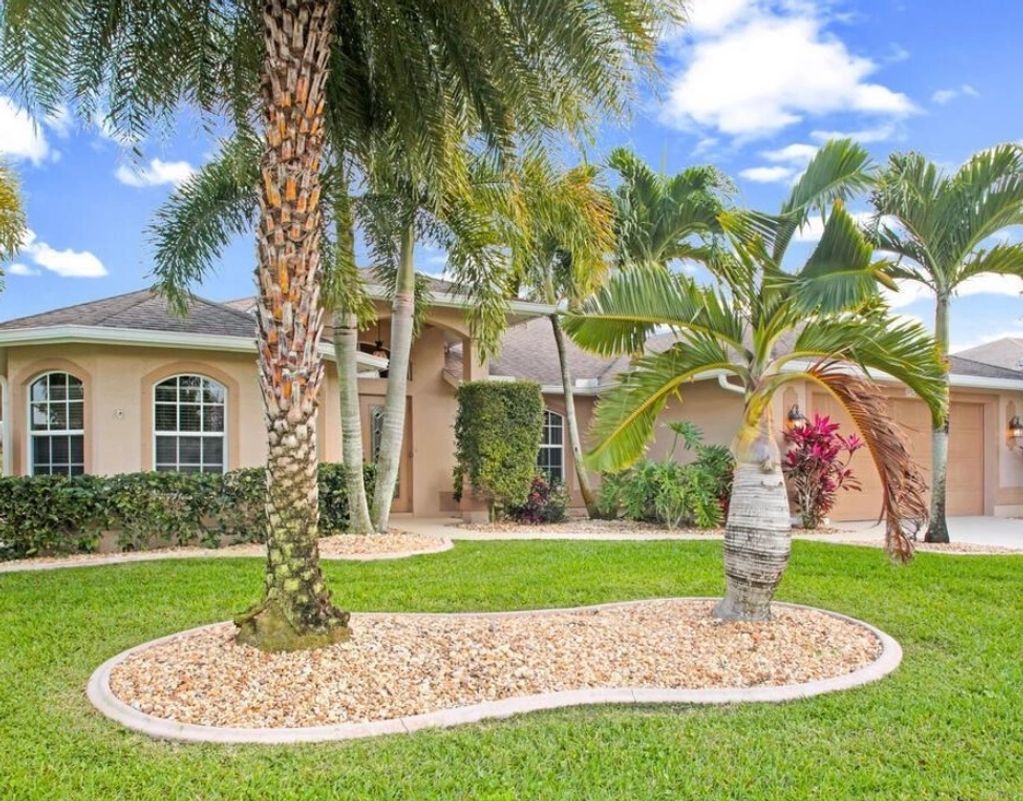 Beautifully landscaped front yard.