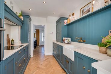 Oak herringbone kitchen 