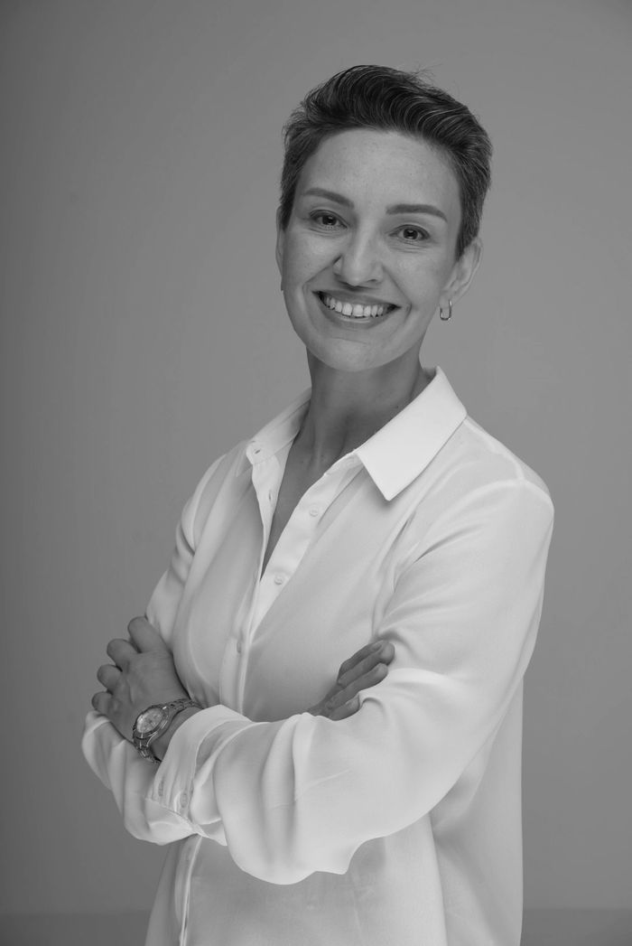 bireysel mindfulness eğitimi veren kadın