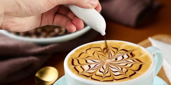 Lapiz para dibujar en el café