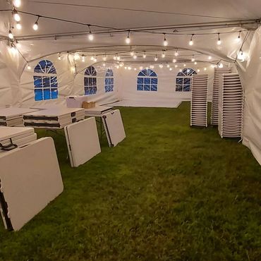 Tente marquise   20 à 180 personnes .  250.00$ à 2200.00$ - Contactez nous pour un devis détaillé