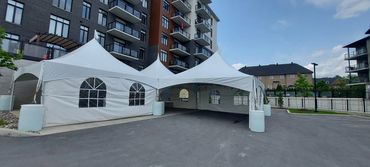 Tente marquise   20 à 180 personnes .  250.00$ à 2200.00$ - Contactez nous pour un devis détaillé