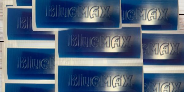 A picture of the Bluemax plates on the table