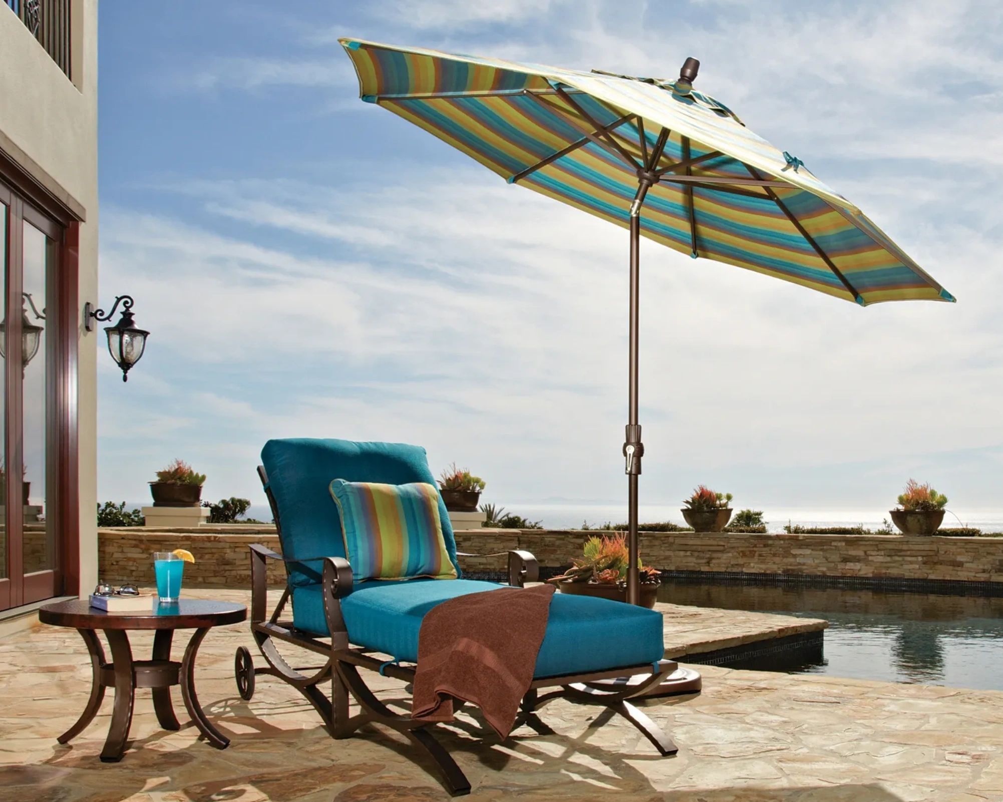 Land-and-Lake-Patio-best-outdoor-furniture-Wilkes-Barre-Scranton-Charleston-Summerville-umbrellas