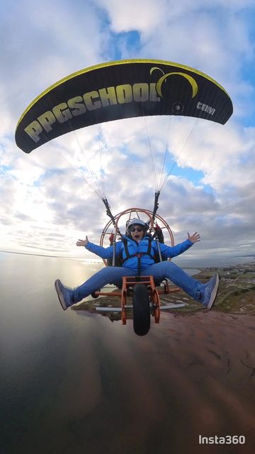 Book Your 10Min Tandem Discovery Flight
The "SMALL" 10Min Tandem Fight is designed to give you a tas