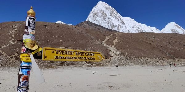 Above 5000m on the Khumbu glacier en-route to Everest base camp. 