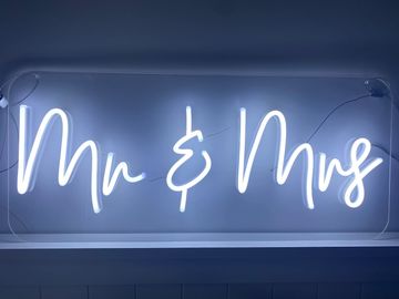 'MR & MRS' Neon Illuminated Signs 