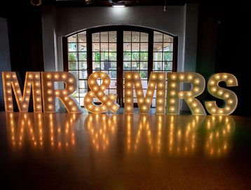 'MR & MRS' Illuminated Wedding Signs & Display in Melbourne