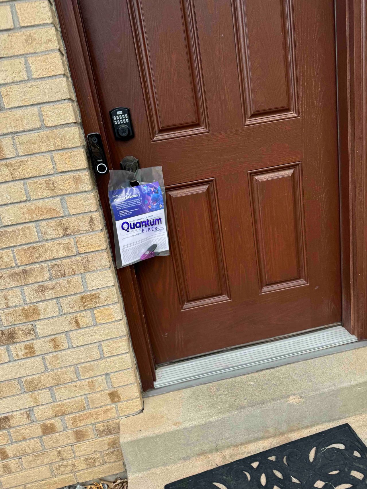 An impressive 85% of consumers report noticing door hangers on their doors. Imagine your business capturing this attention through eye-catching door hangers in Washington, leading to significant local impact. Door Hanger Promotions in Washington: Local Marketing
