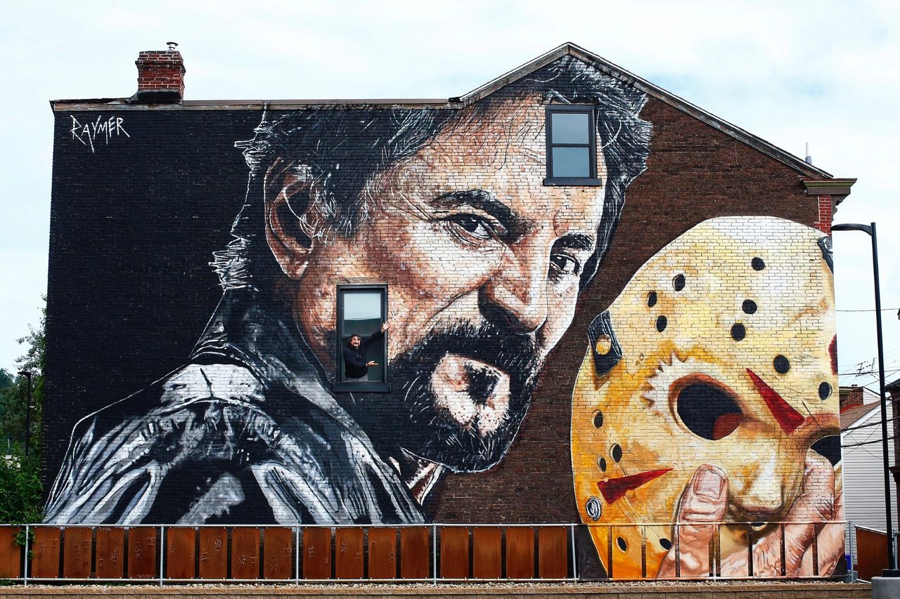 Richmond's murals include creations from renowned street artists, making it a hotspot for impressive urban art. Mural Advertising in Virginia: Guerrilla Marketing