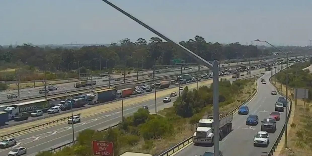 Traffic congestion on a Kwinana Freeway