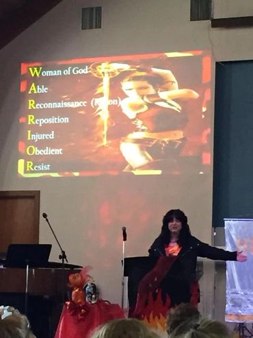 A woman performance on the stage