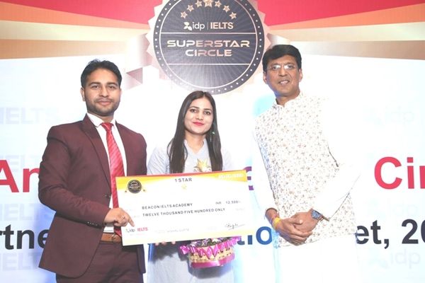 BIA is awarded the BEST SUPPORT PARTNER for 2021-22 by Mr. Vishal Gupta, Director - IELTS Operations