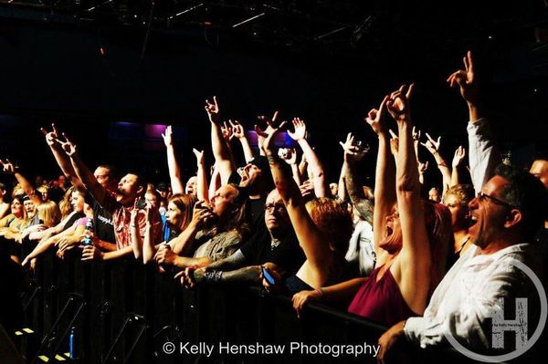 DROWNING POOL @ HARRAS CASINON, VOODOO LOUNGE KC. 

PIC BY KELLY HENSHAW 