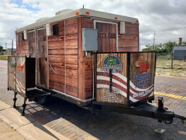 Who says port-o-potty's have to be boring? Check out this western-inspired outhouse wrap!