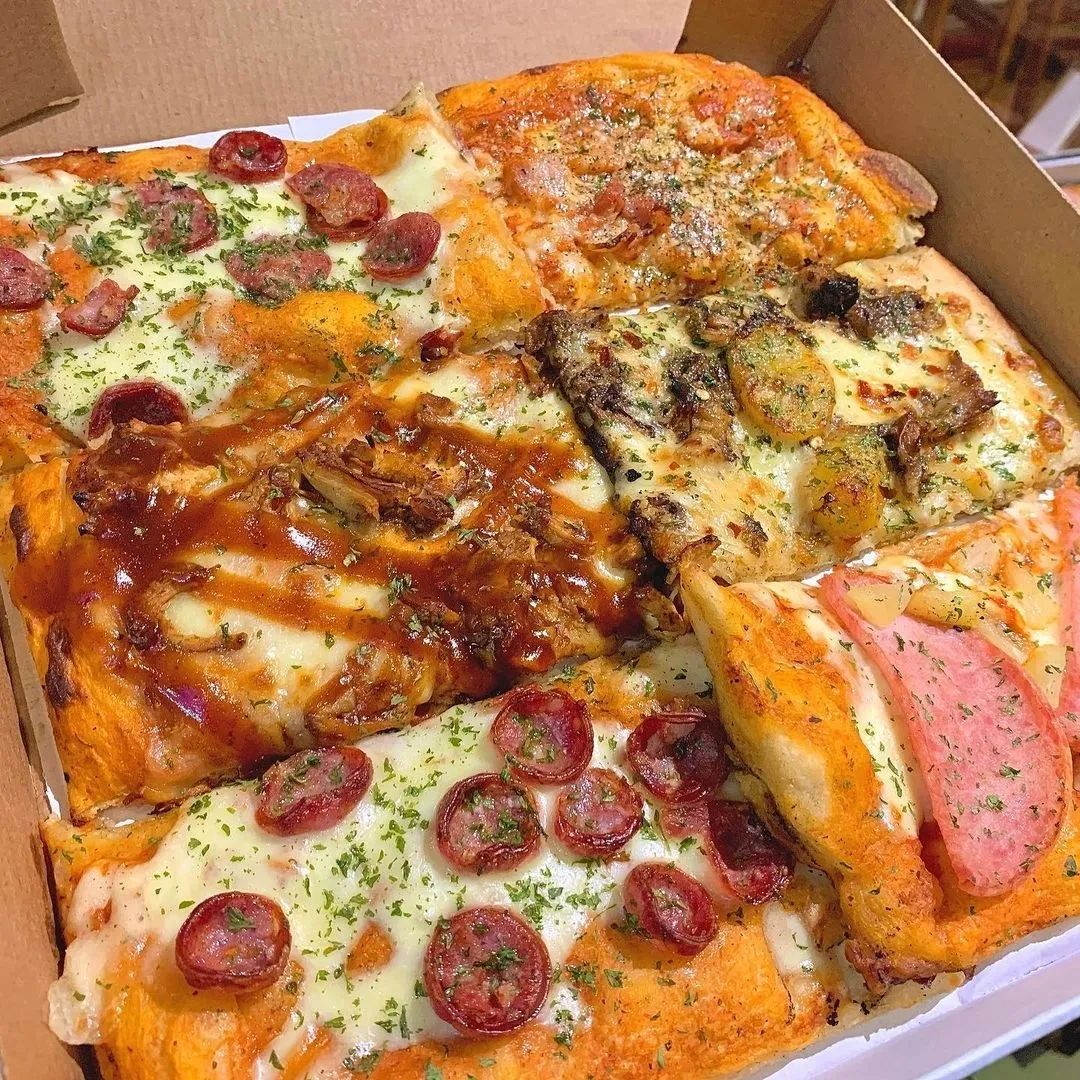 Delicious Pizza Delivery Italian Restaurant Kingston